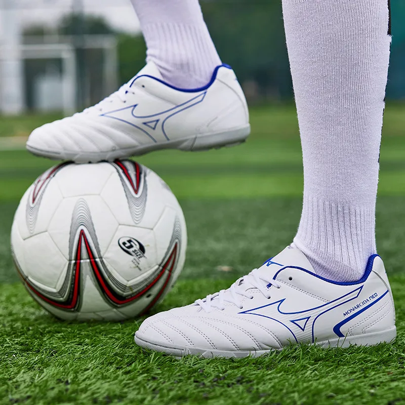 Professional Brand Yellow Lace-up Leather Soccer Shoes Men Breathable Non-slip Men's Football Training Shoes TF Futsal Shoes Man