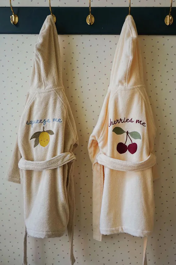 

Pre-sale (ship September) 2023 Baby Girls Clothes KS Autumn Letter Printed Wash Bathrobes & Towels Boys Hooded Lace Up Bathrobe