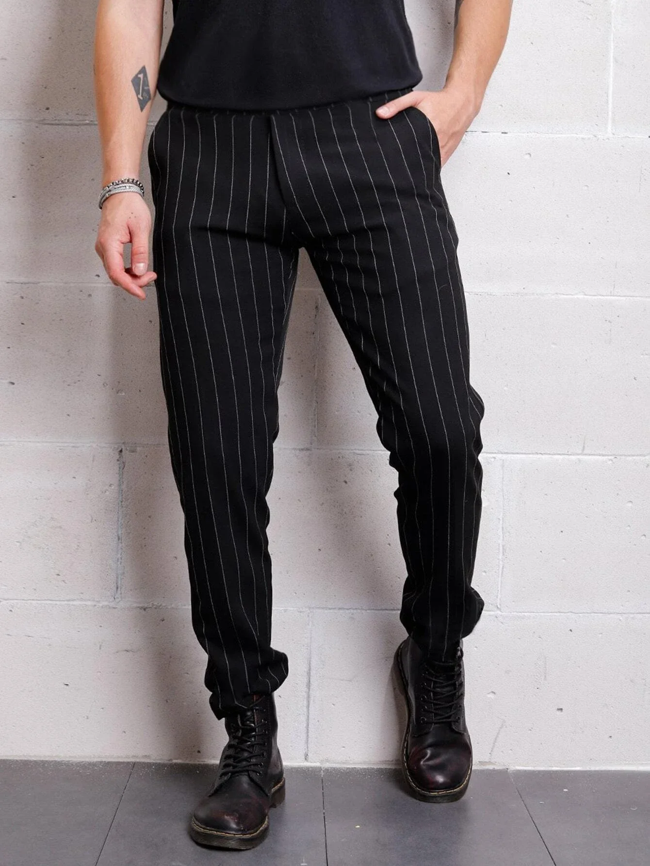 

Men Striped Print Slant Pocket Pants
