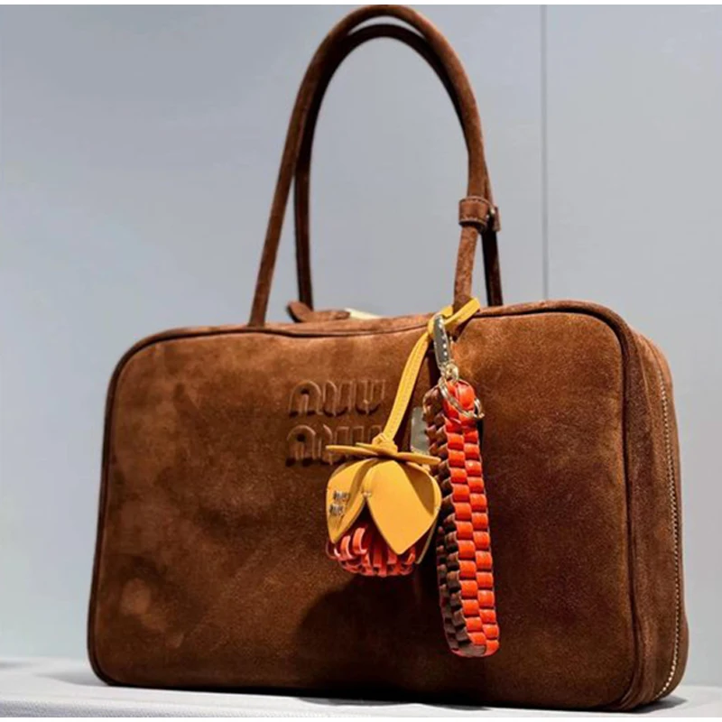 Роскошная замшевая сумка с мини-сумочкой для боулинга цветочной подвеской