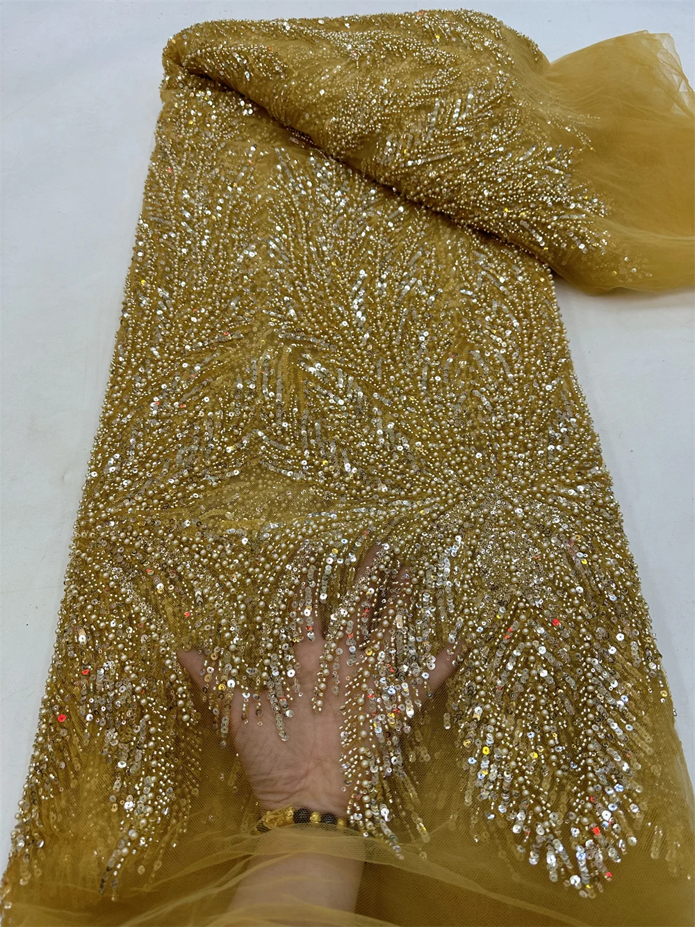

2023 Latest Gorgeous Gold African Handmade Beads Laces Fabrics Luxury Nigerian Sequins Mesh Lace Fabric For Party Dress QF0849