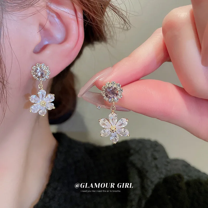 

2023 Luxury Top Grade Shiny Zircon Round Flower Earrings for Women Lady Korean Fashion Daily Party Earrings Sweet Jewelry Gift