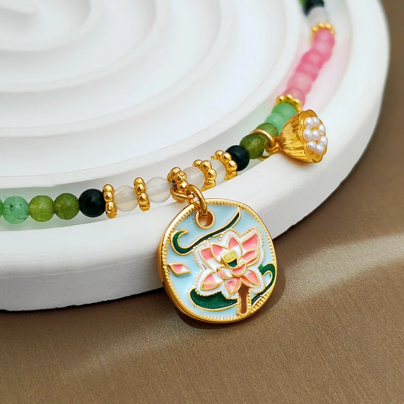 Женское ожерелье с подвеской в виде цветка бусинами