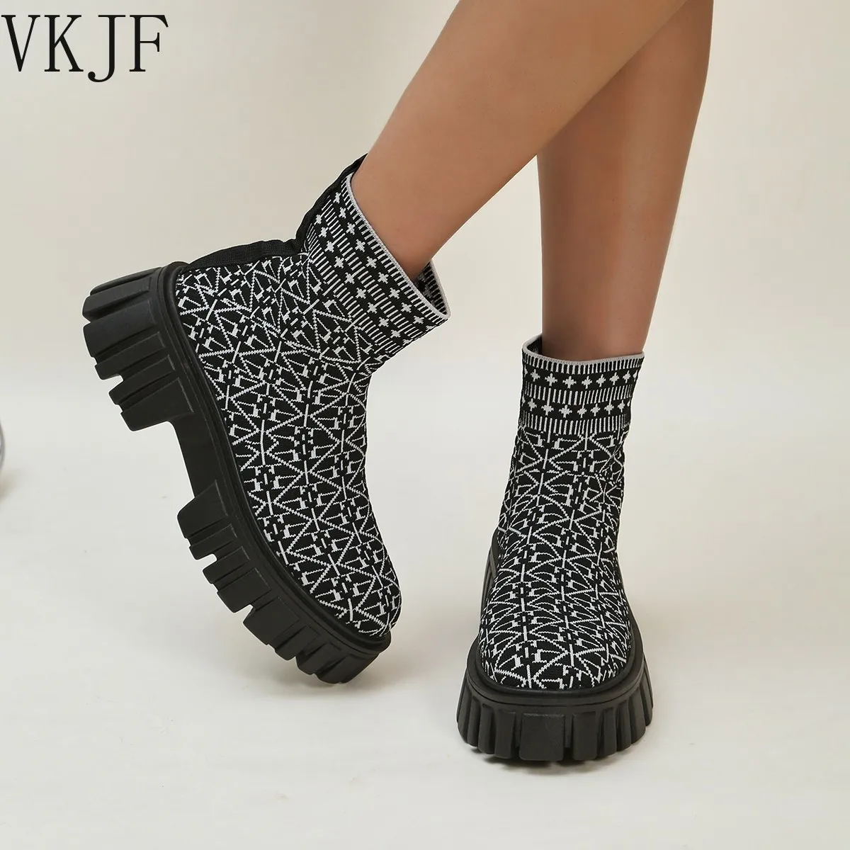 

Winter 2023 New Fashion Women's Sports Shoe Platform Lightweight Thick Heel Sports Shoes Casual Shoe Platform Women's Boots