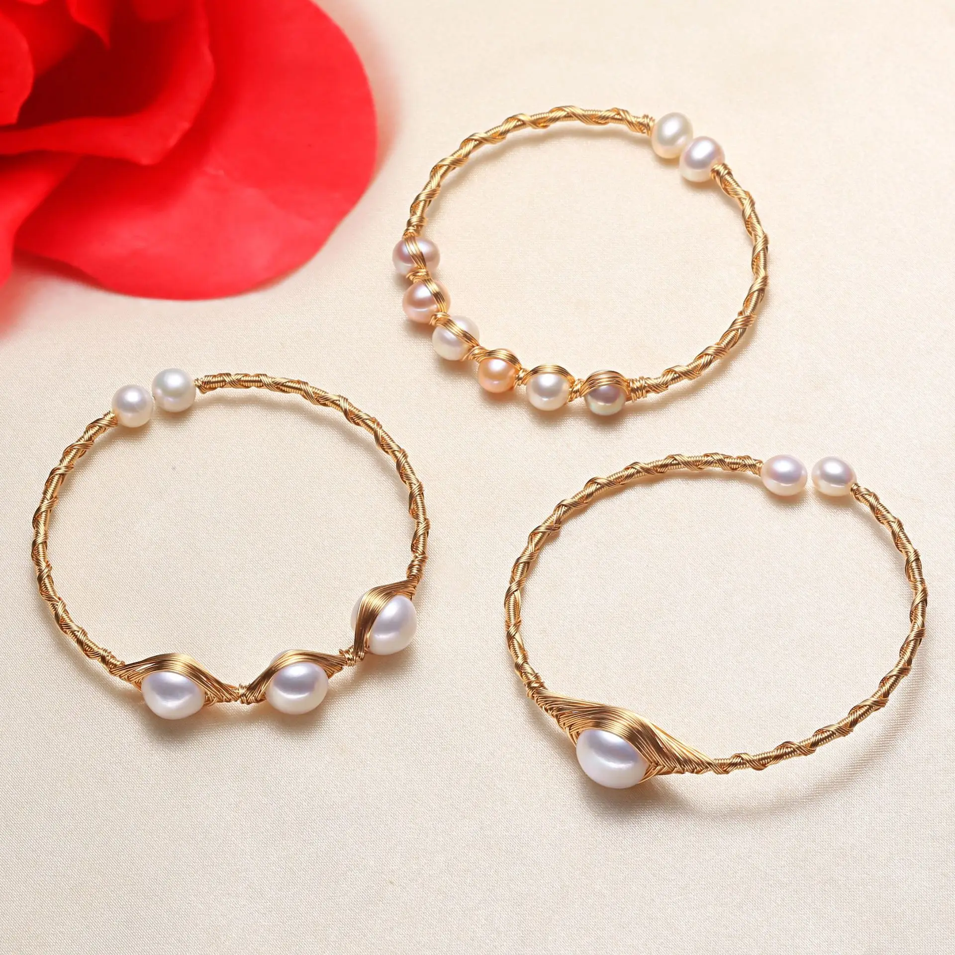 Elegant and Stylish Natural Pearl Bracelet Women's Hand Accessories for Party Wedding Banquet Jewelry Collier Femme Hoops Gift