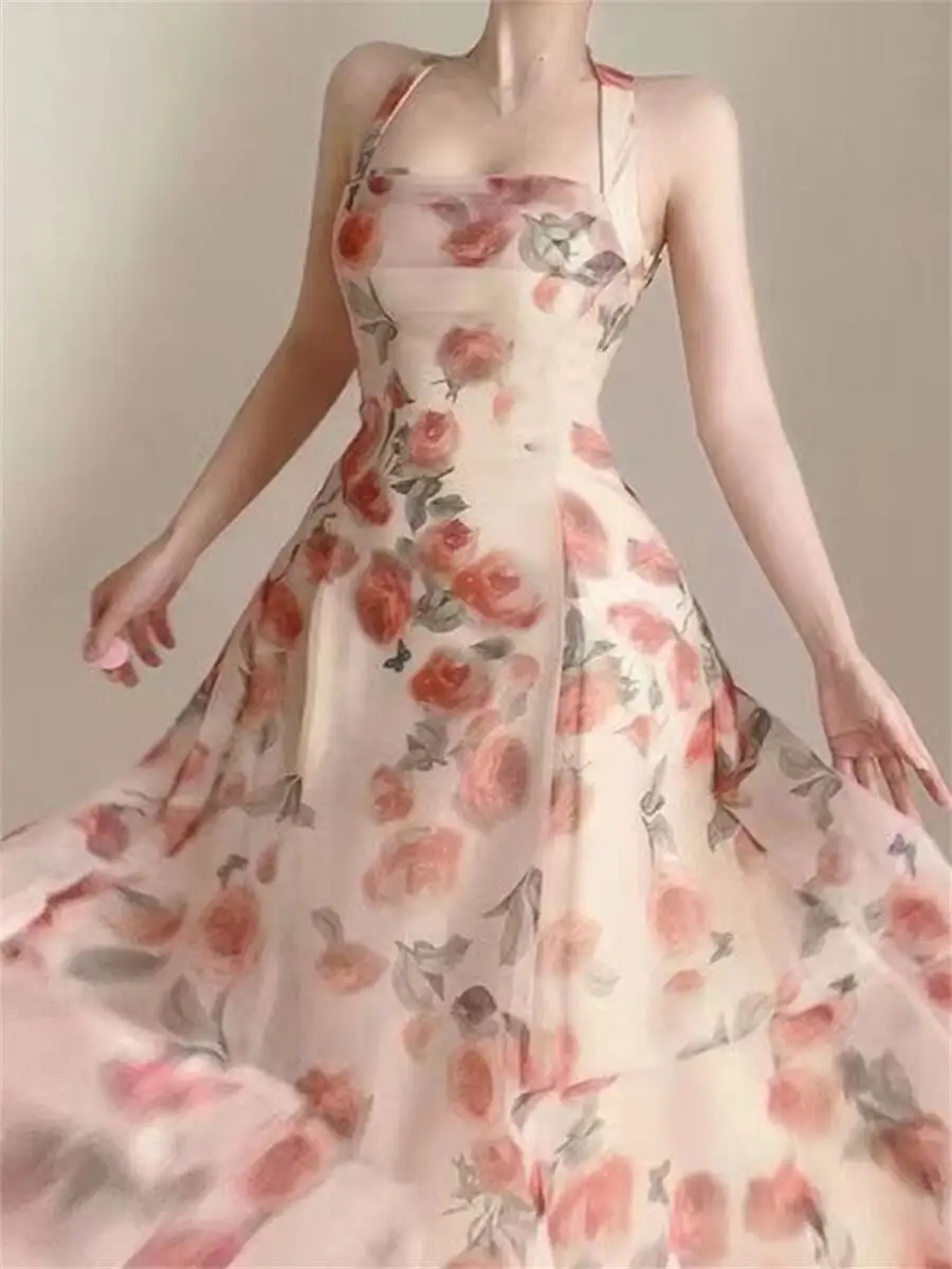 Рисунок 5 - Женское облегающее платье с цветочным принтом