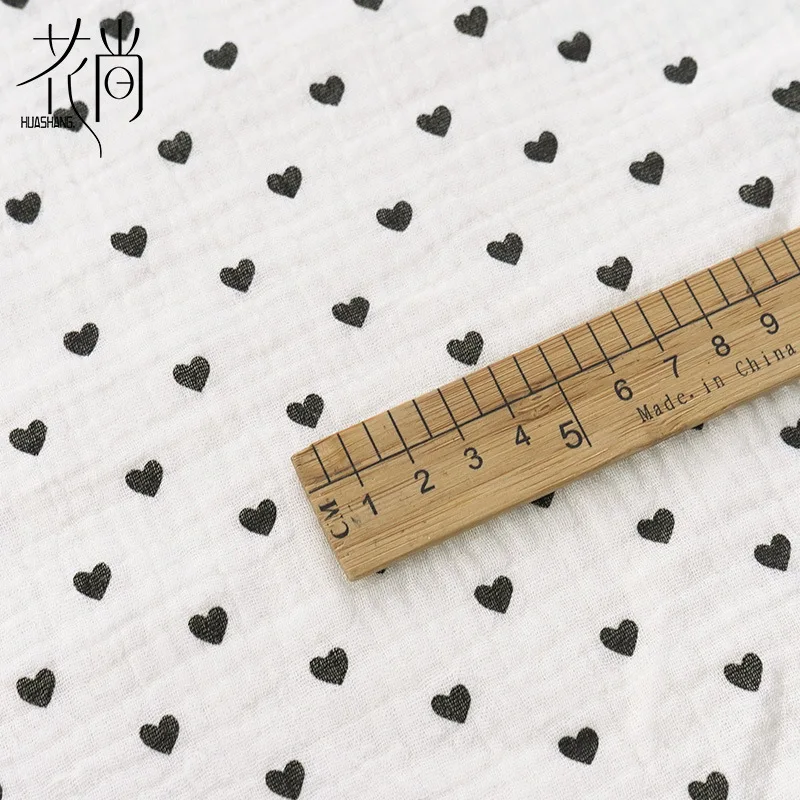 

Двухслойная марлевая креп-ткань из чистого хлопка Seersucker, классические репеллентные брюки с принтом Love, ткань для детской одежды