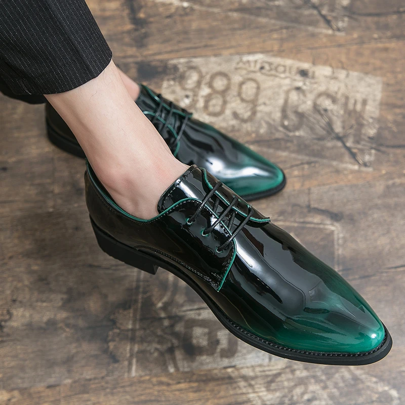 

Men Mirror Face Oxfords Shoes Luxury Designer Formal Shoes Patent leather Pointed Shoes Lace-Up Business Dress Green Mocasines