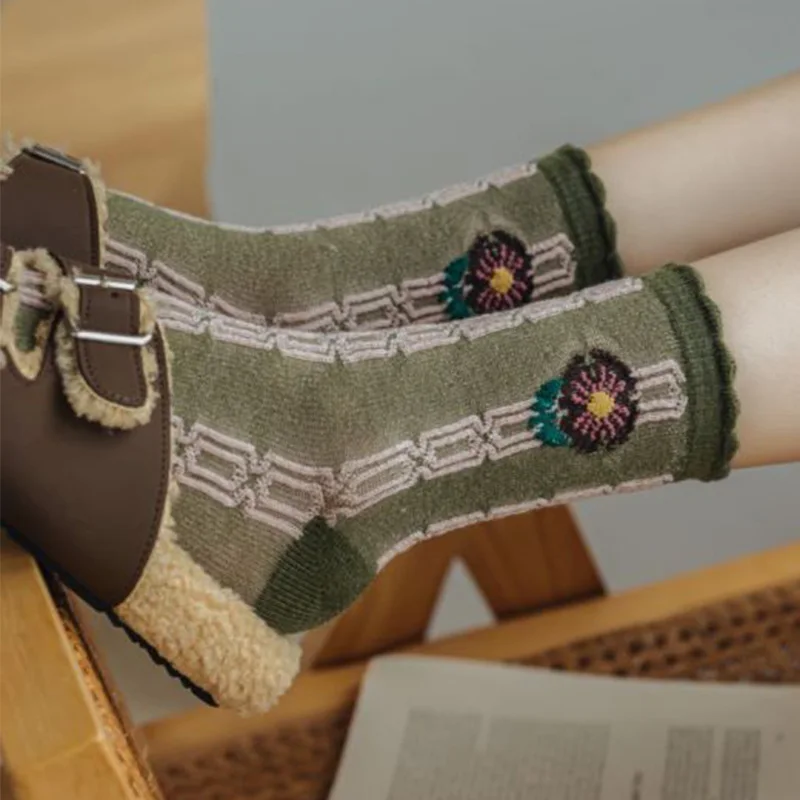 5 Pairs Cashmere Thicken Winter Socks Women Flower Fashion Korean Style Wool Socks Female Long Leg Warmers Kawaii Casual Sokken