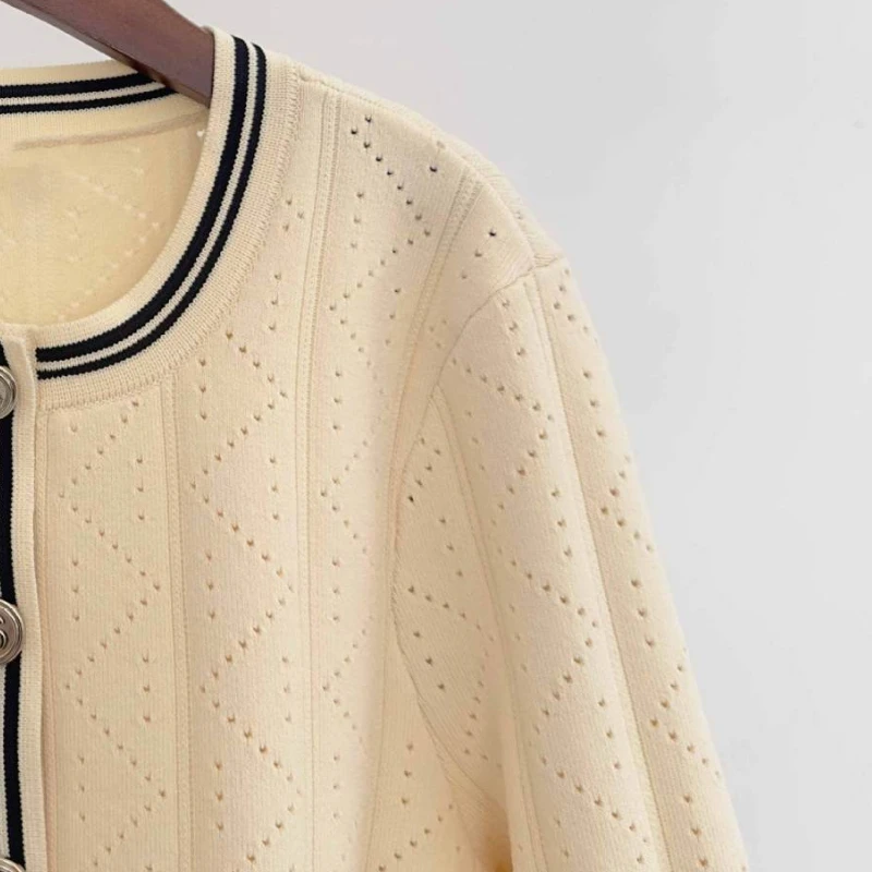 

2023 Early Autumn Contrasting Color Round Neck Hollow Knit Cardigan Jacket Women
