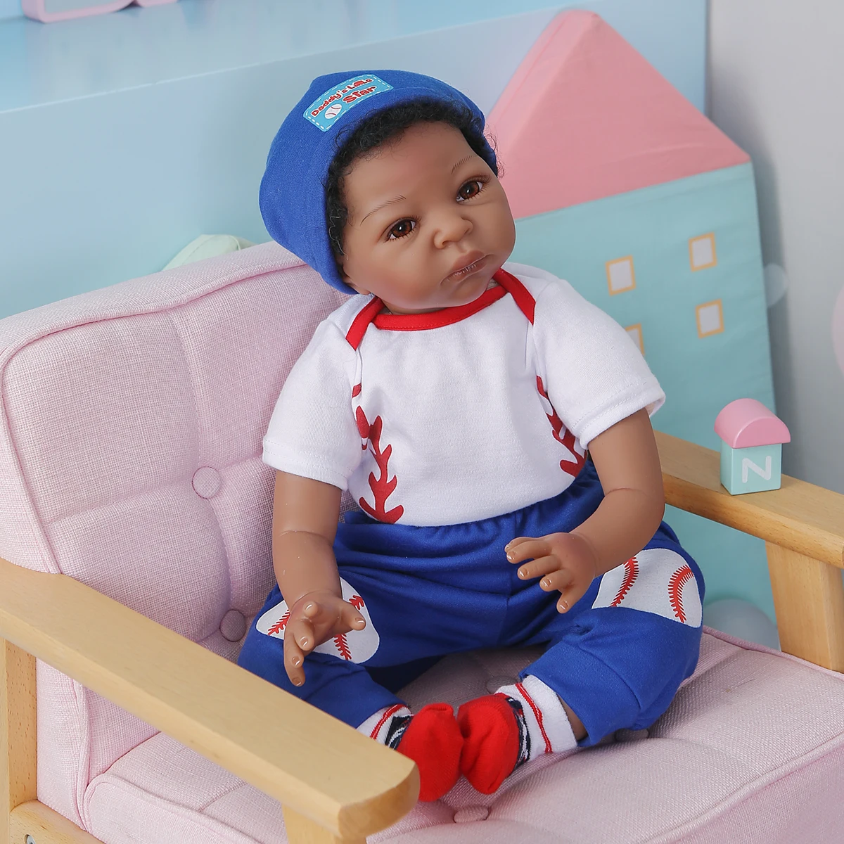 

55cm Black Bebe Reborn Dolls Dark Skin Realistic Baby Boy Alive Lifelike Newborn Dolls Brown Eyes Girls Gift Cloth Body