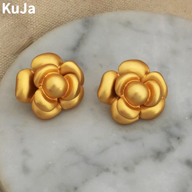 

Trendy Jewelry 925 Silver Needle Sweet Korean Temperament Metal Flower Earrings For Women Fashion Accessories Sweet Design