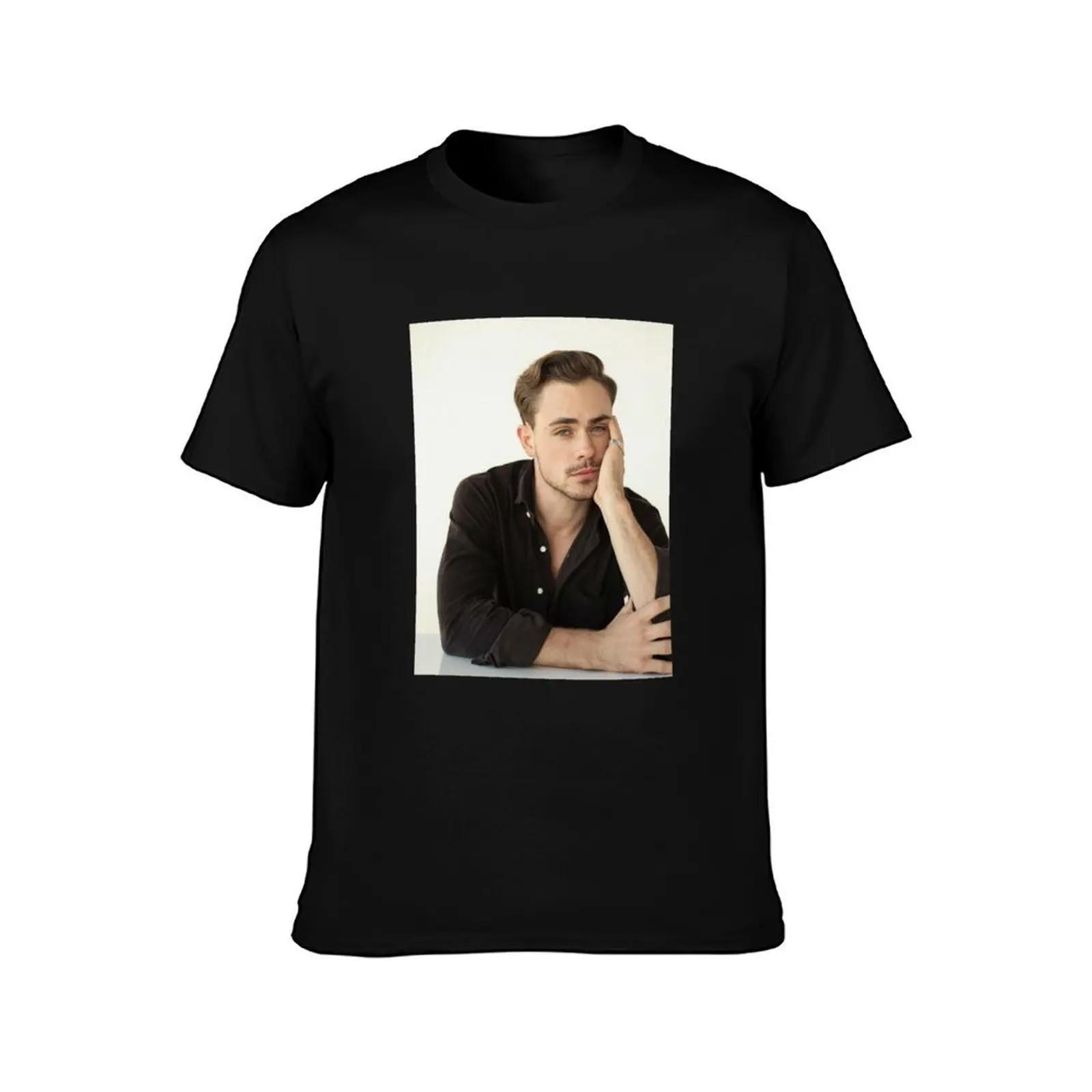 Фото Футболка Dacre Montgomery, повседневная, базовая, в уличном стиле. №2