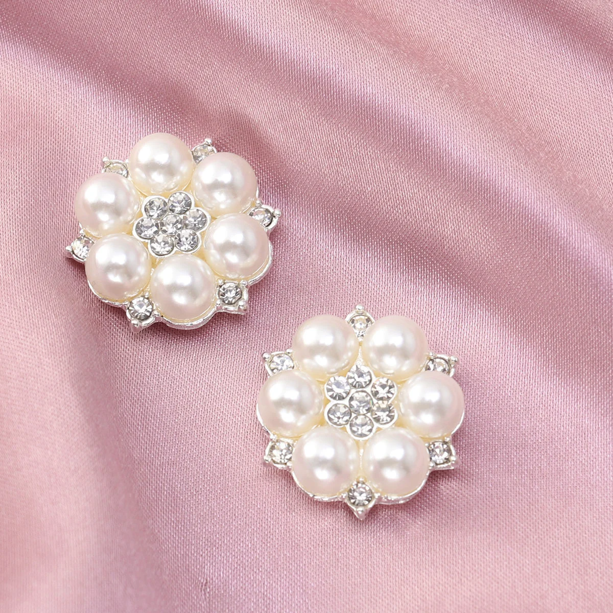

10pcs Pearl Flower Buttons Embellishments Rhinestone Crafts Cellphone Decoration Pearl Buttons DIY Alloy Accessories(Silver)