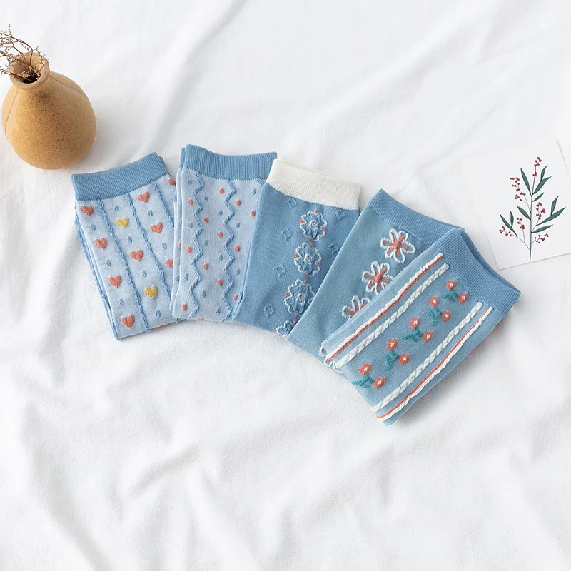 New girl socks Korean version of Harajuku wild kawaii cute retro love flower socks bubble mouth tube ladies socks blue stripes