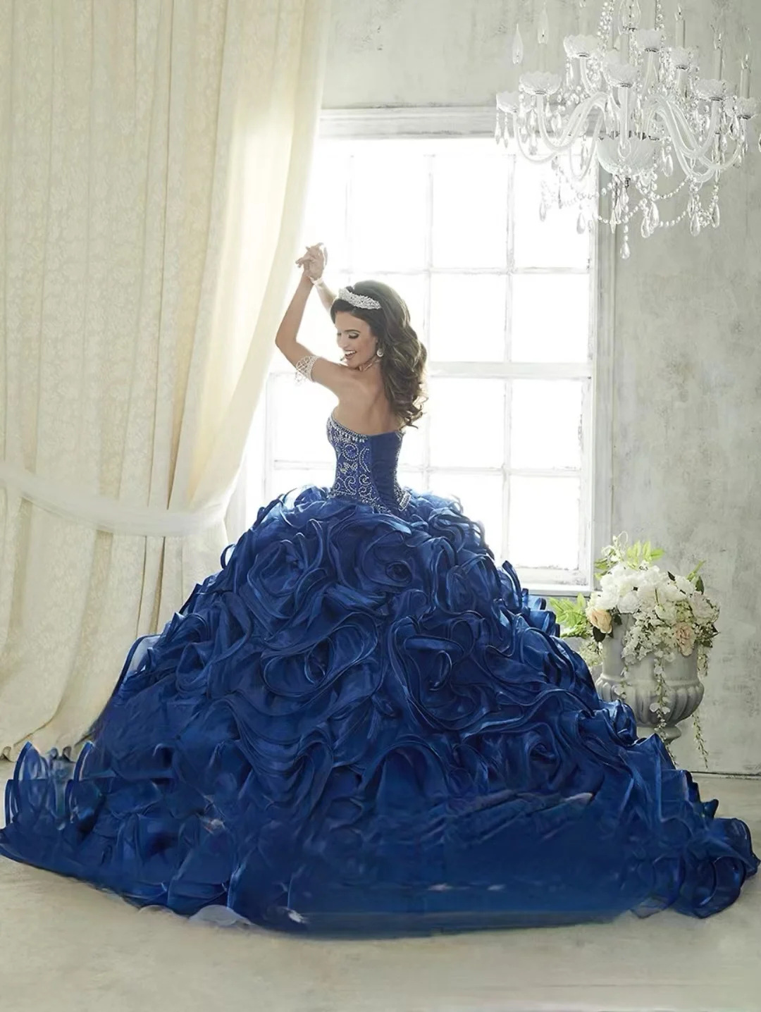 

Haute Couture Royal Blue Quinceanera Dresses Ball Gown Sweetheart Beaded Crystal Ruffles Skirt Sweet 16 Dress Vestidos