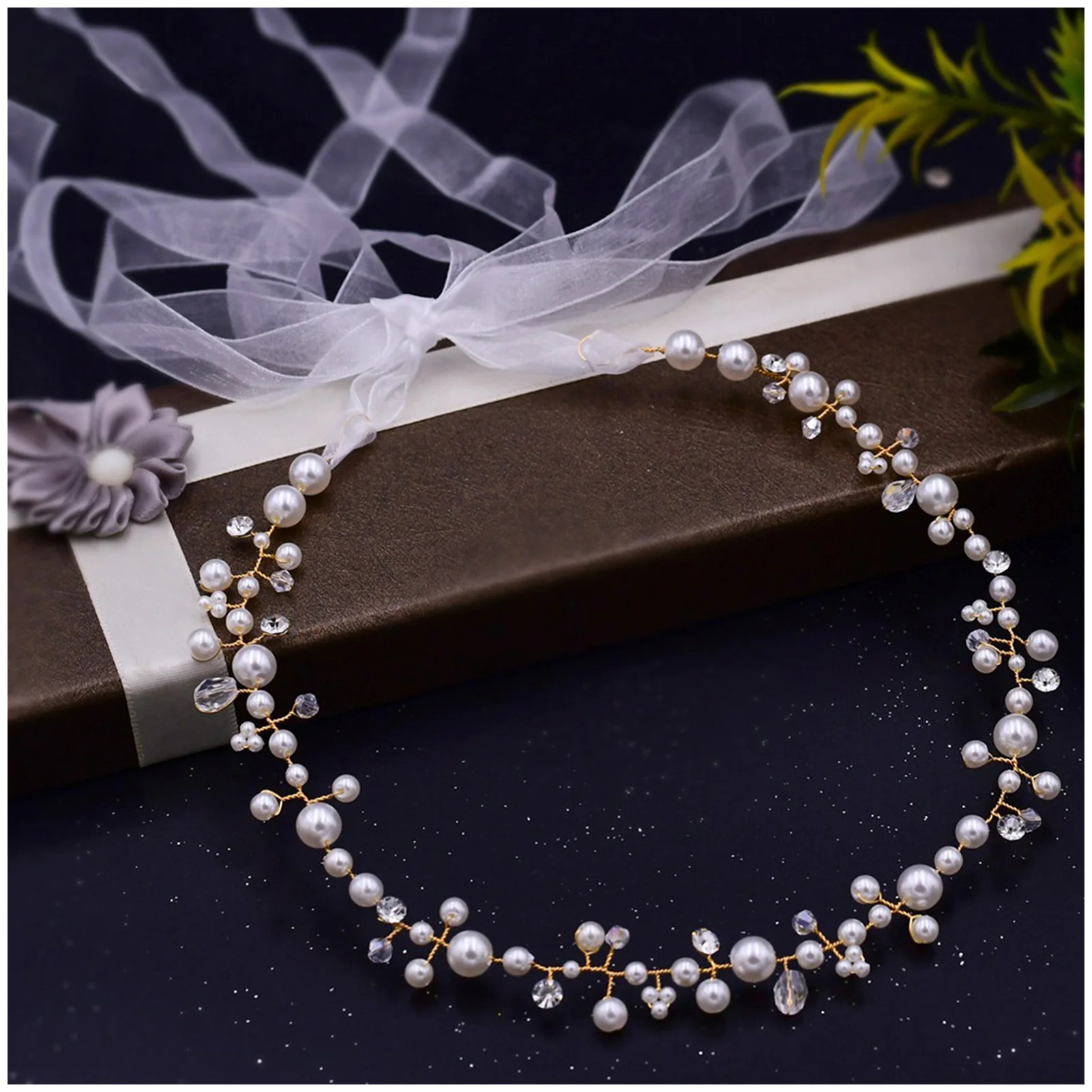 

Woman's Headband with Pearls Nonslip Organza Lacing Headwear with Crystal for Valentine's Day Christmas Gift