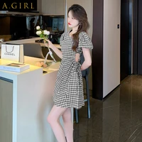 A GIRLS OneSpecial senior design feeling small grid dress female Xia Lou waist French short skirt restoring ancient ways