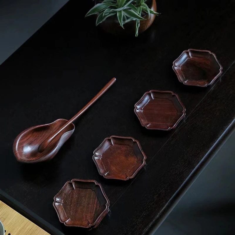 Лаосский большой красный кислый чай-это набор подставок из красного дерева