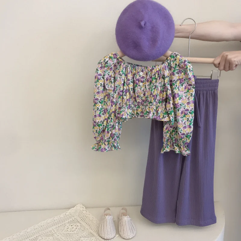 

Комплект одежды для маленьких девочек, новинка 2023, корейский Модный цветочный топ с высокой талией для девочек + широкие штаны, одежда для ма...