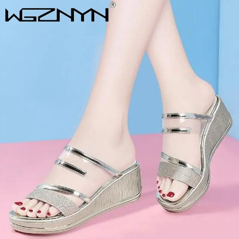 

Женские шлепанцы на танкетке, прозрачные сандалии без застежки на массивном высоком каблуке, удобная прогулочная обувь, лето 2023