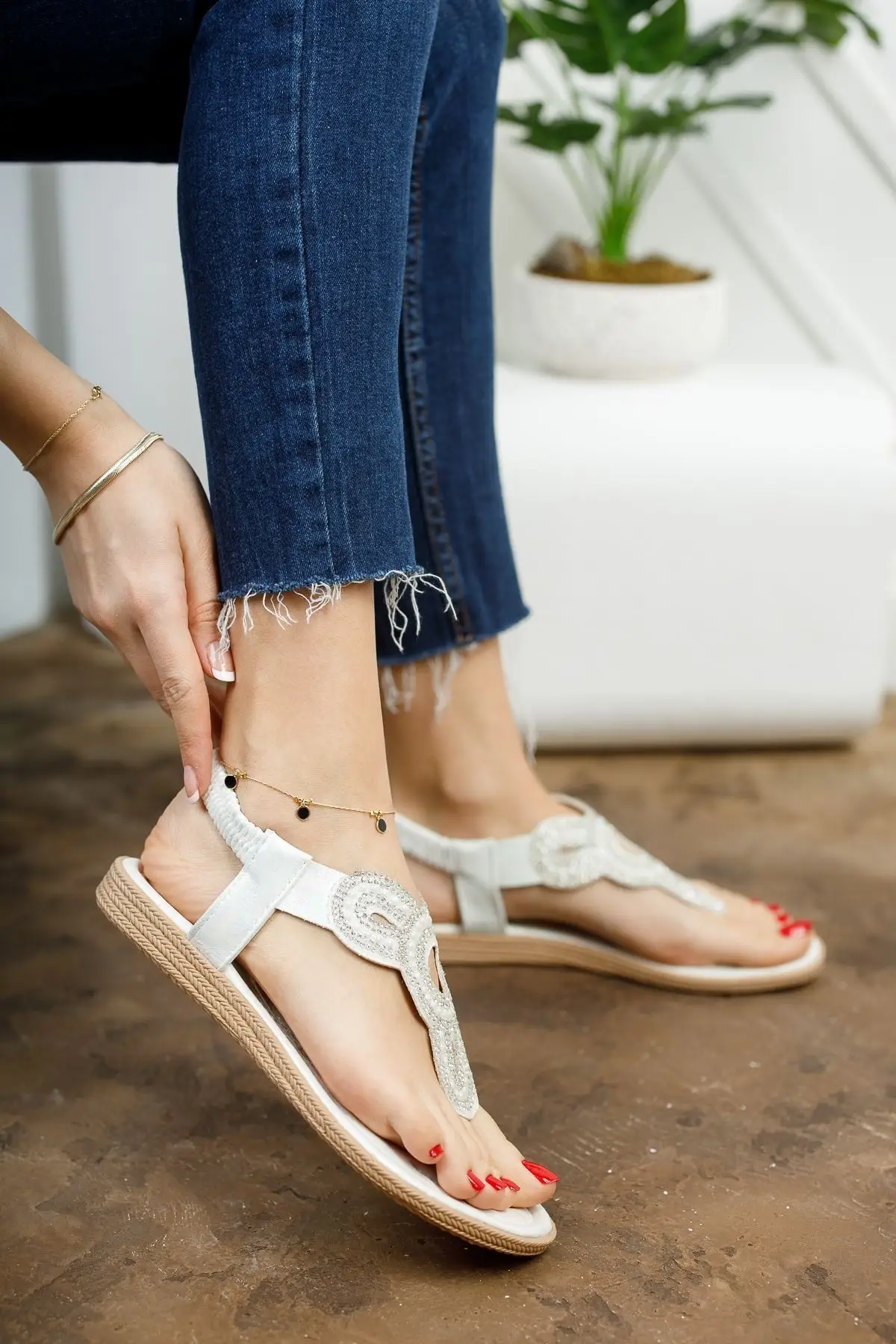 

Women Sandals White Flip Flops 2022 New Summer Comfort Breathable Casual Quality Ladies Fashion Light Sandals Beach Shoes