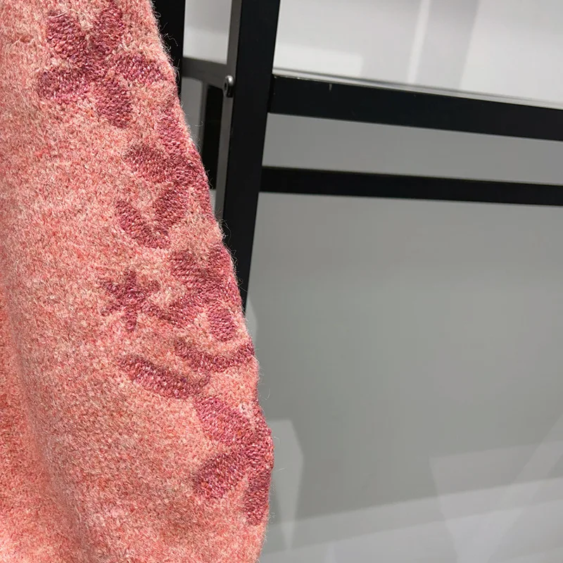 French sle Early Spring Soft Glutinous Fashion Flower Embroidery Puff sleeve round Neck Pullover Women's sweater |