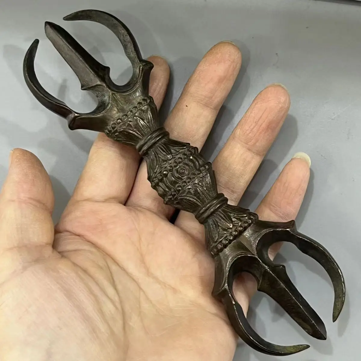 

Антикварный металлический пестик