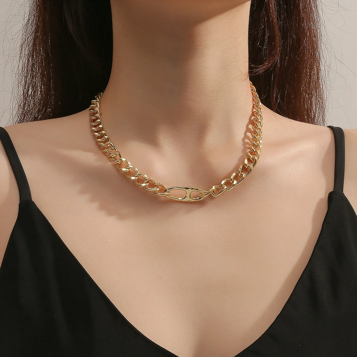 

Golden Chain Collar Chain Women Vintage Coarse Chain Jewelry Stainless Steel Fashion Neckchain