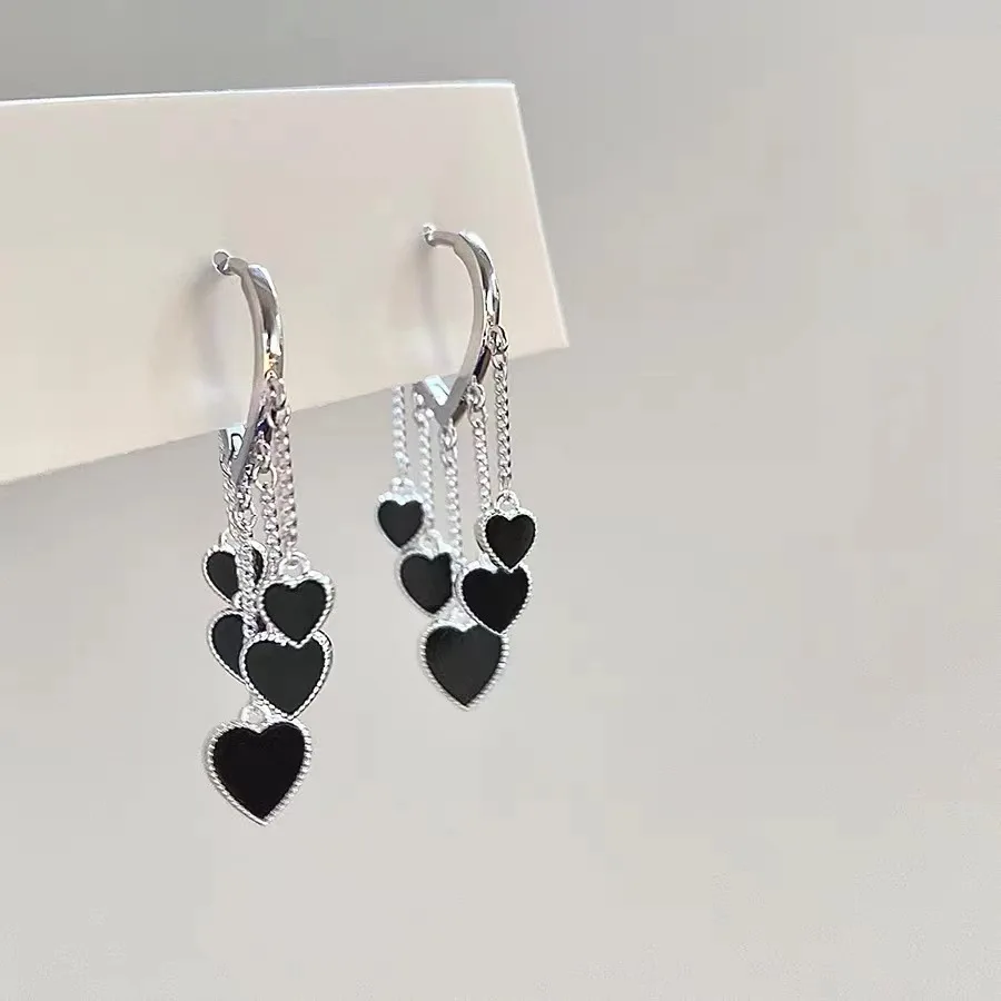 

2021 New French Style High Sense of Long Black Love Earrings Temperament Cold Wind Earrings