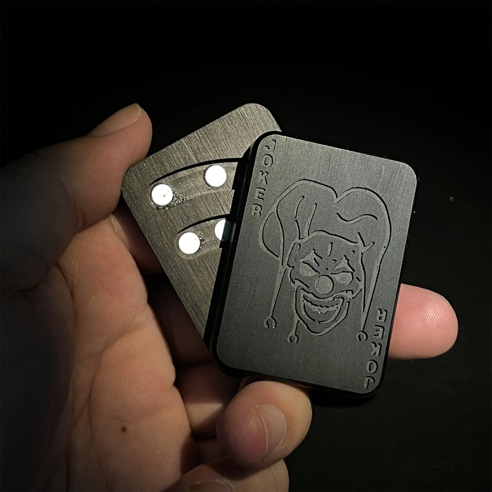 

Покер Джокер эбеновый Магнитный слайдер для взрослых EDC игрушки-антистресс аутизм сенсорные игрушки СДВГ ручной Спиннер тревога снятие стр...