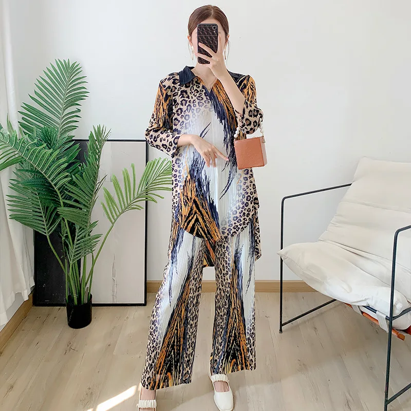 New women's leopard print V-neck tee set for Fall Miyak fold Fashion loose size casual irregular top + striped wide-leg pants