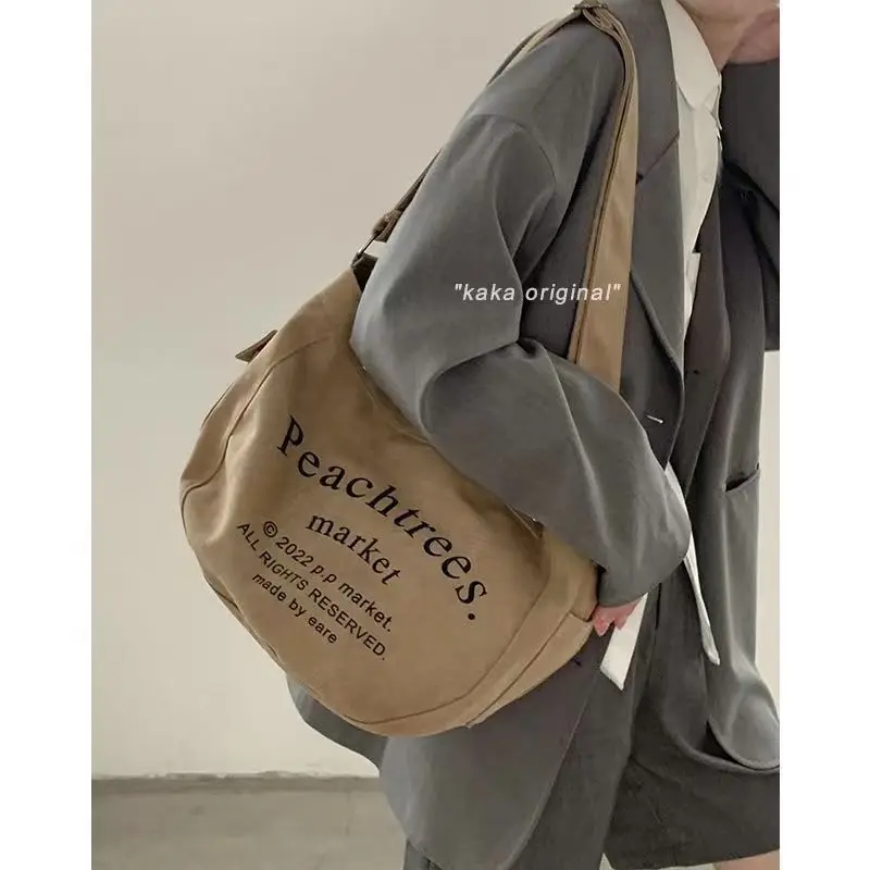 

New Fashion waterproof Bag Large Capacity Canvas Bag Female Messenger Student Retro shoulder Large Bag crossbag Bag