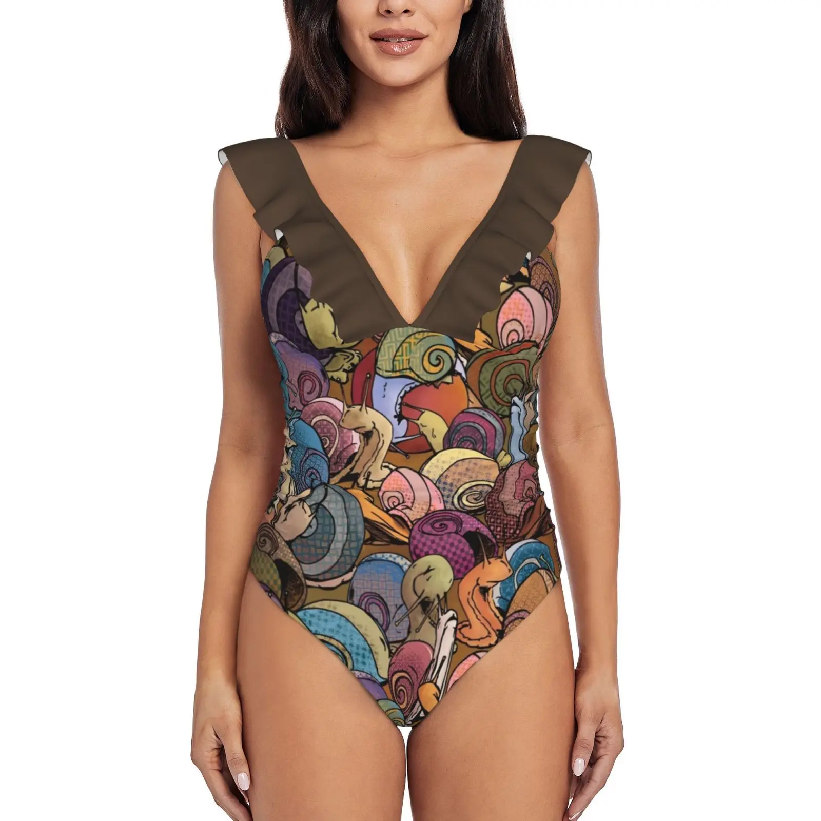 

Женский слитный купальник с рюшами и змеиным узором