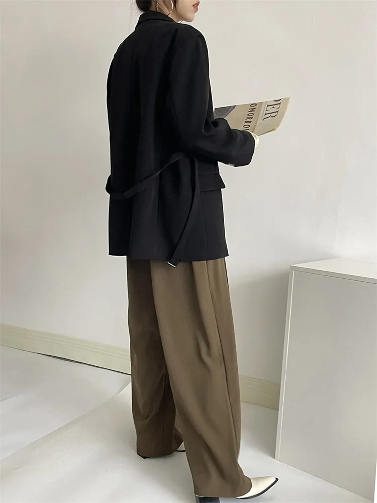 Рисунок 2 - Женский блейзер со шнуровкой