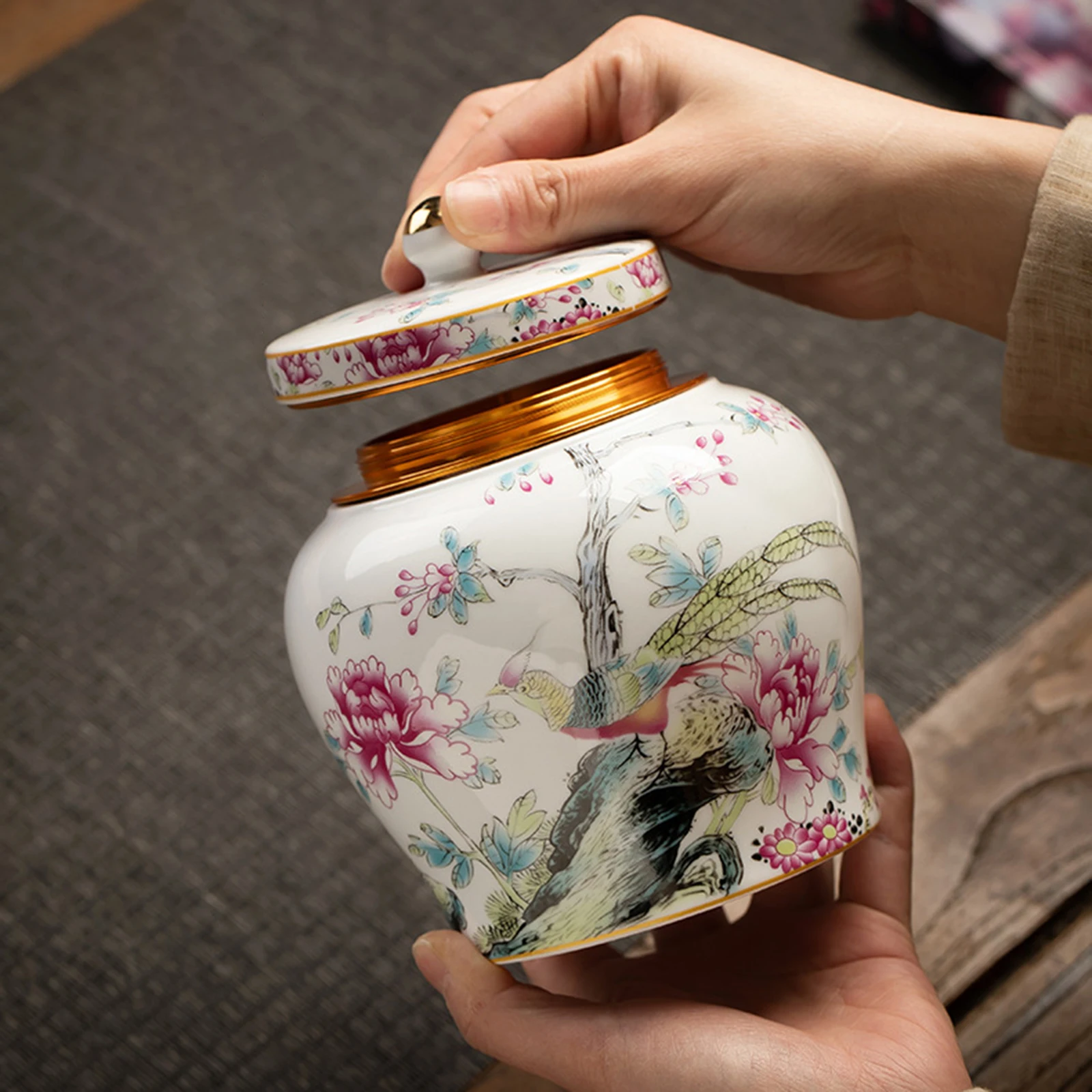 Керамическая банка для хранения чая