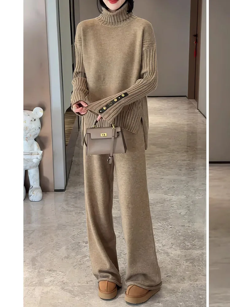 Женский трикотажный свитер с высоким воротником и широкими штанинами