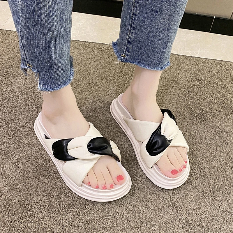 2023 Summer New Thick Bottom Popular All-match Sandals Women's Outer Wear Small Fresh Color Matching Word with Thin Straps