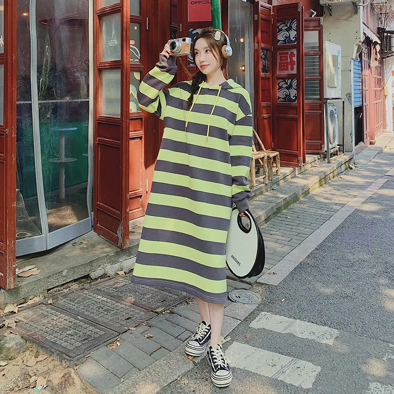 

Real Shot Dress Women's 2022 Spring and Autumn New Loose Belly Cover Fashion Foreign Style Age-reducing Striped Long-sleeved Swe