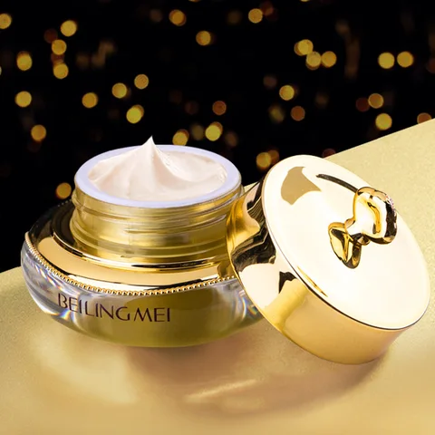 Крем для лица с золотым наполнением — формула Light Feather for Dewy Glow и питание 24 часа — осветление и разглаживание