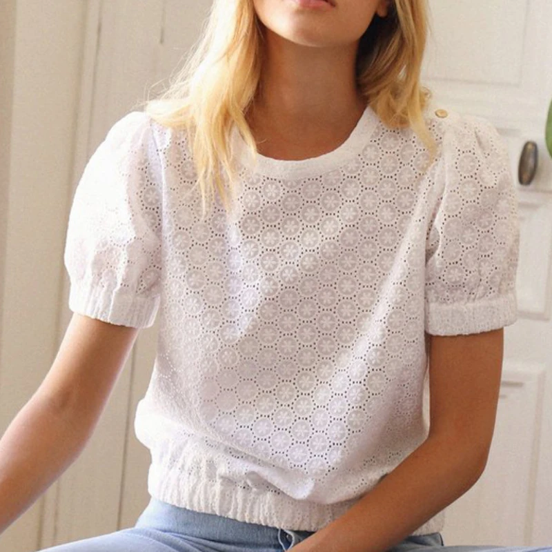 

2023 Summer New Ladies O-Neck Shoulder Button Blouse Fashion Women's Simple Hollow Out Bubble Sleeve White Shirt All-Match