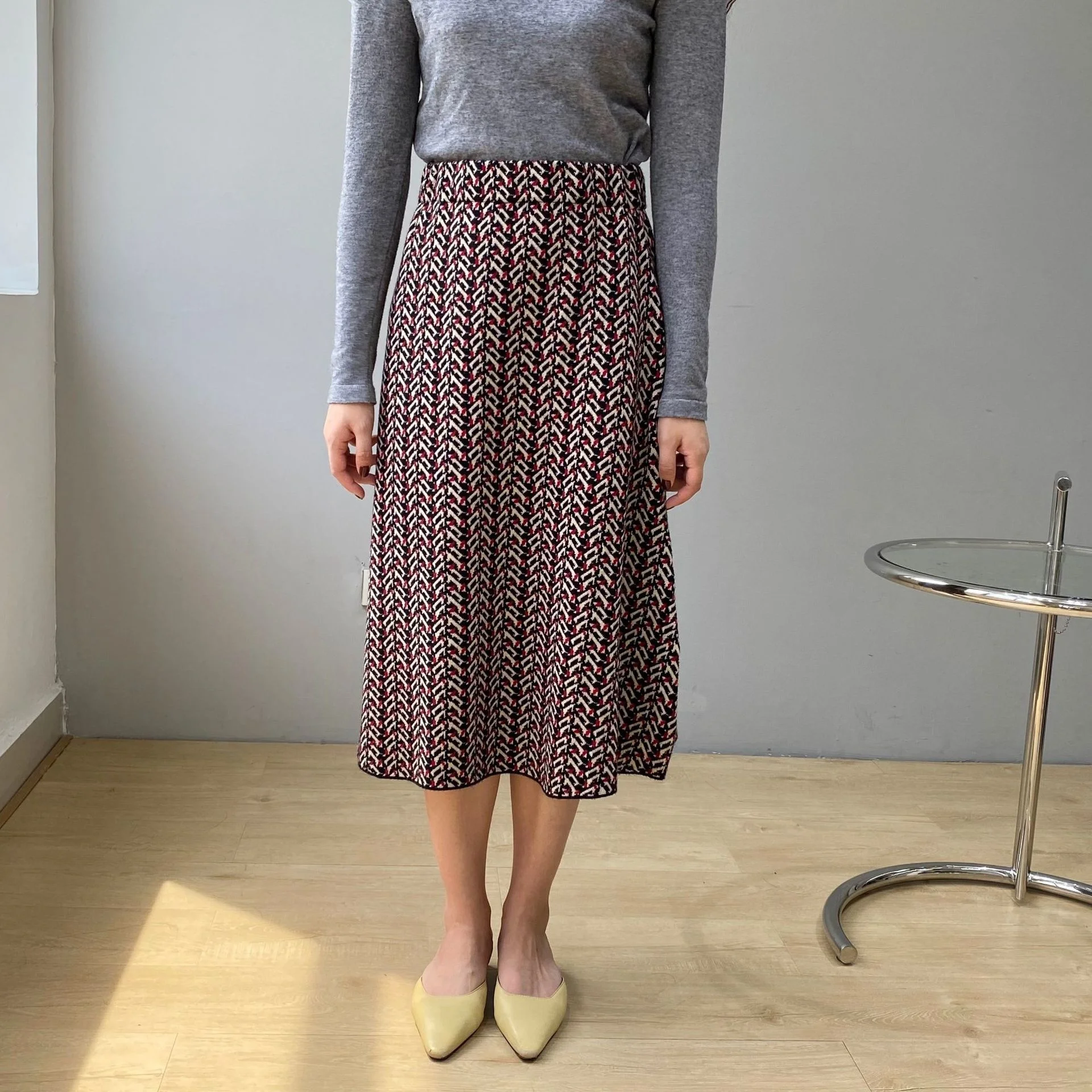 

Юбка-миди трапециевидная с высокой талией, на резинке