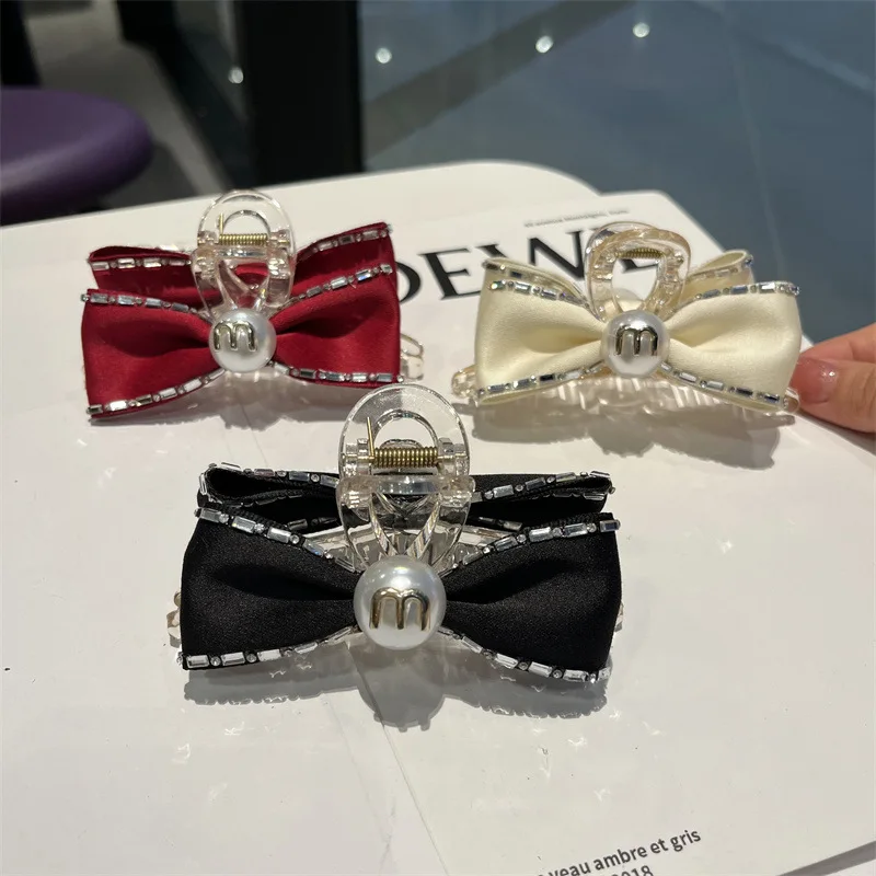 

Small fragrant hair clip shark clip style hair clip with retro hair clip pearl hair clip