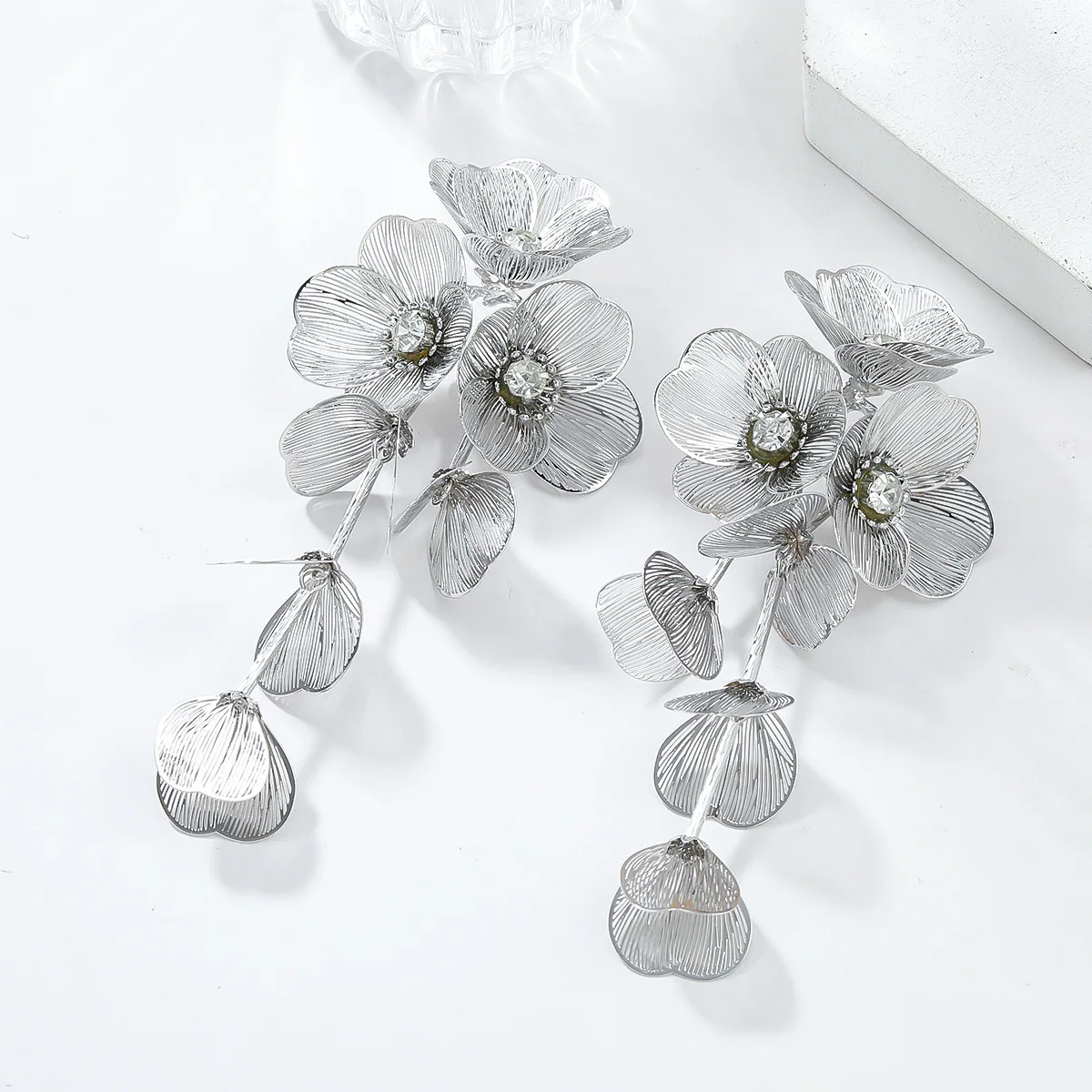 Богемные серьги ручной работы Vedawas с цветами из сплава элегантные винтажные