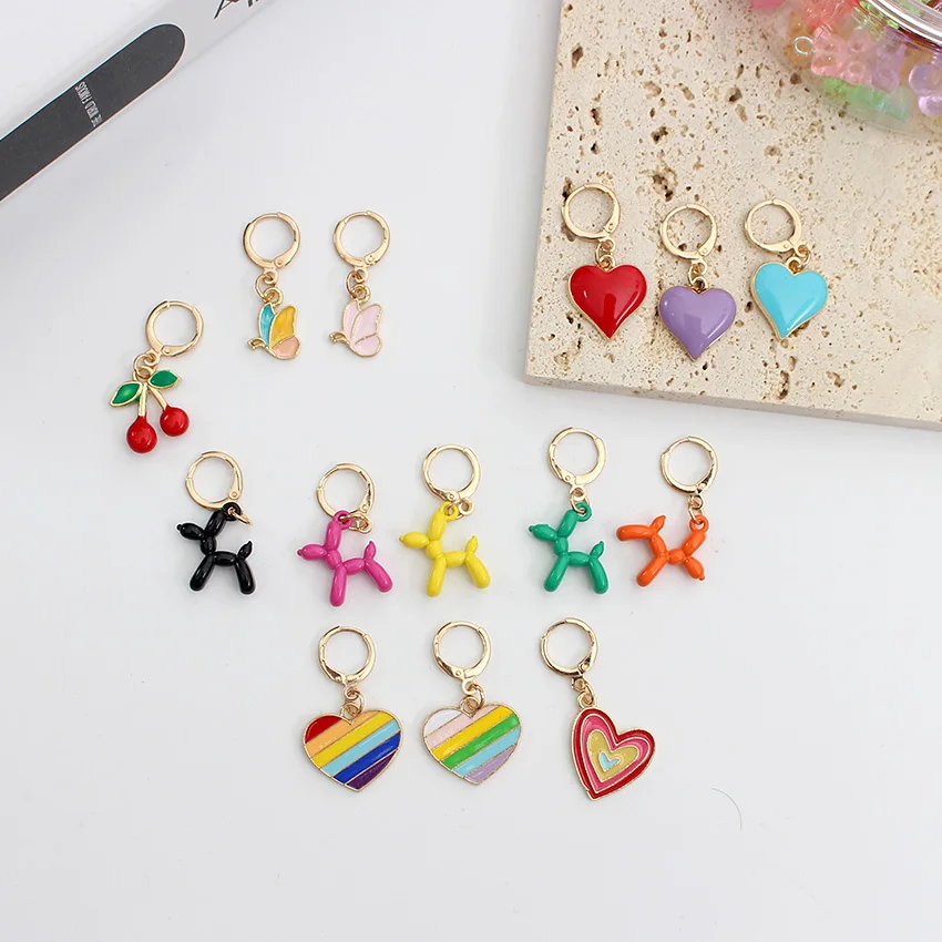 

New Funny Cute Heart Dog Pendant Hoop Earrings for Women Glod Circle Hoop Huggies Hanging Earrings Jewelry Girl Wholesale Gift