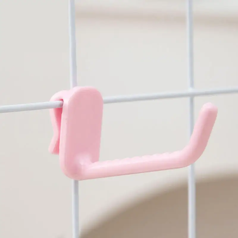 

Пластиковый универсальный крючок для сетчатой панели