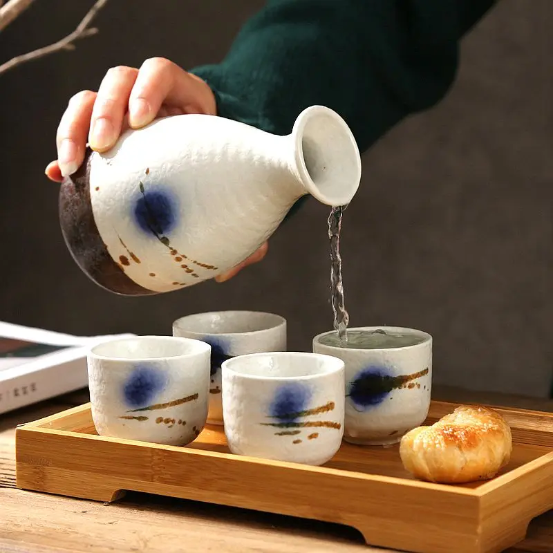 

Retro Sake Cup Glass Set Ceramics Japanese Sake Set Round Mini Flask Flagon Bottle Liquor Decantador De Vino Hip Flasks BG50HF