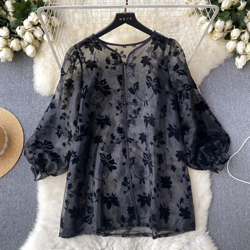 

Тонкая дизайнерская рубашка с длинным рукавом, на пуговицах, из органзы