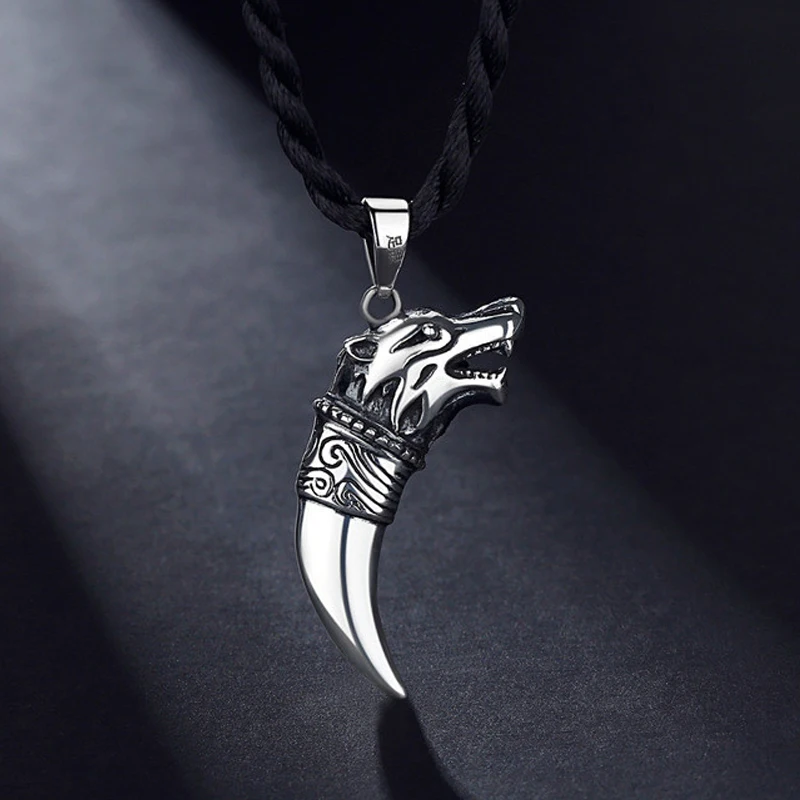 Цепочка с подвеской в виде волка 10 х35 мм