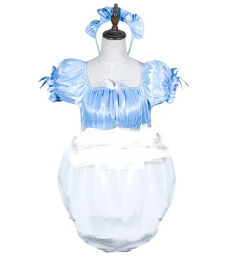 Одежда небесно-голубого и белого цвета можно индивидуально подогнать с